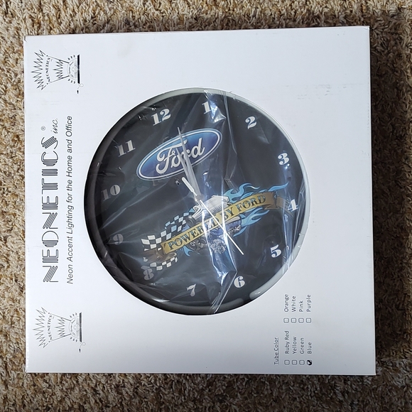 🕰️ NEW Neonetics FORD neon lighted clock - Picture 1 of 8